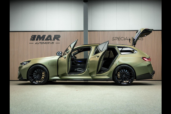 BMW 5 Serie Touring M5 Unieke kleur, Vossen 23/22 inch,Akrapovic, Carbon pack rondom