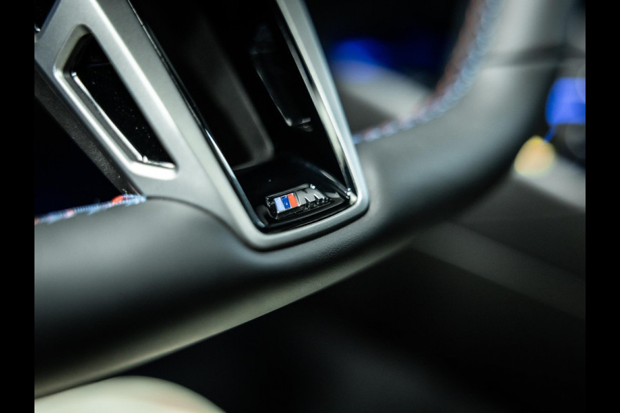 BMW 5 Serie Touring M5 Unieke kleur, Vossen 23/22 inch,Akrapovic, Carbon pack rondom
