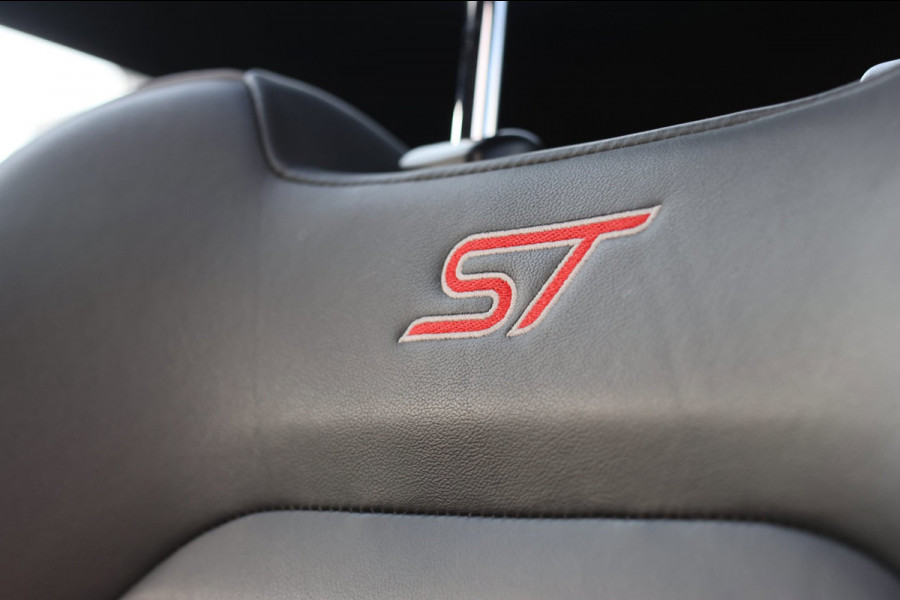 Ford FOCUS Wagon 2.3 EcoBoost ST-3 *Pano*B&O*Keyless*Camera*Elek. Stoelen*