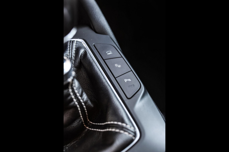 Ford FOCUS Wagon 2.3 EcoBoost ST-3 *Pano*B&O*Keyless*Camera*Elek. Stoelen*