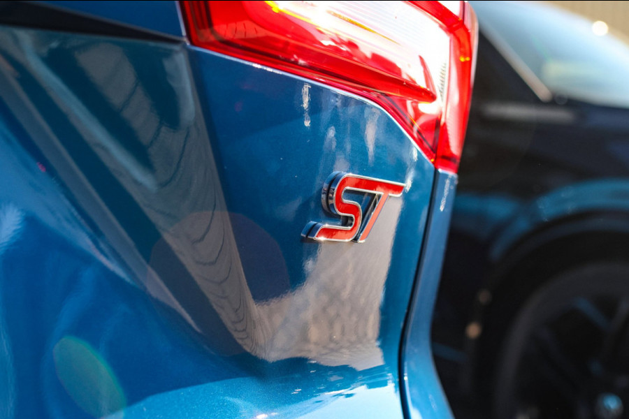 Ford FOCUS Wagon 2.3 EcoBoost ST-3 *Pano*B&O*Keyless*Camera*Elek. Stoelen*