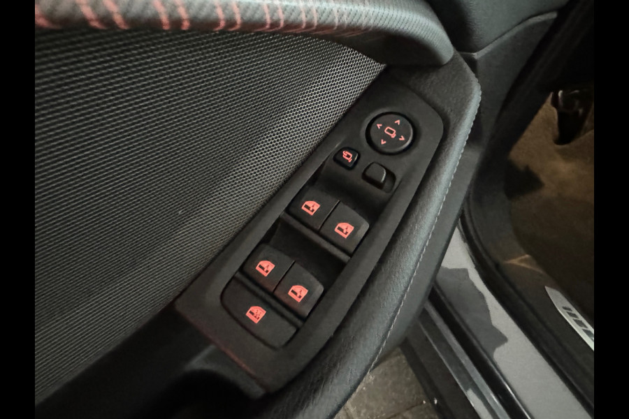 BMW 1-serie M135i xDrive High Executive Edition Pano|HuD|H/K