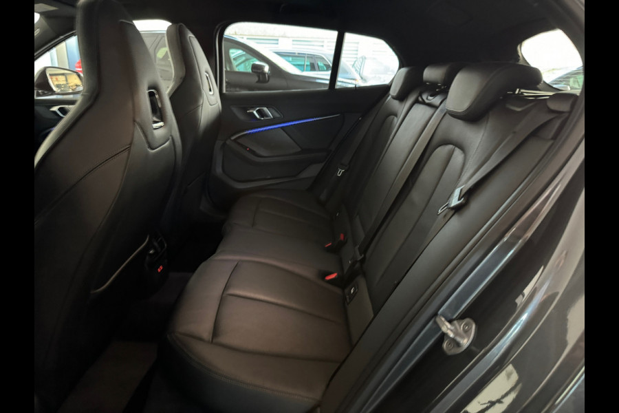 BMW 1-serie M135i xDrive High Executive Edition Pano|HuD|H/K