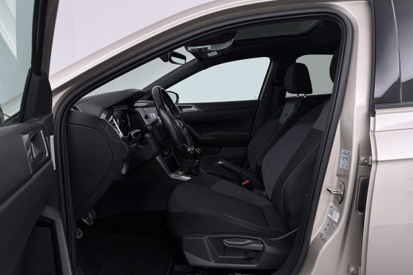 Volkswagen Polo 1.0 TSI Highline Business R-Line (PANORAMADAK, VIRTUAL, STOELVERWARMING, CAMERA, LED, CARPLAY, PDC)
