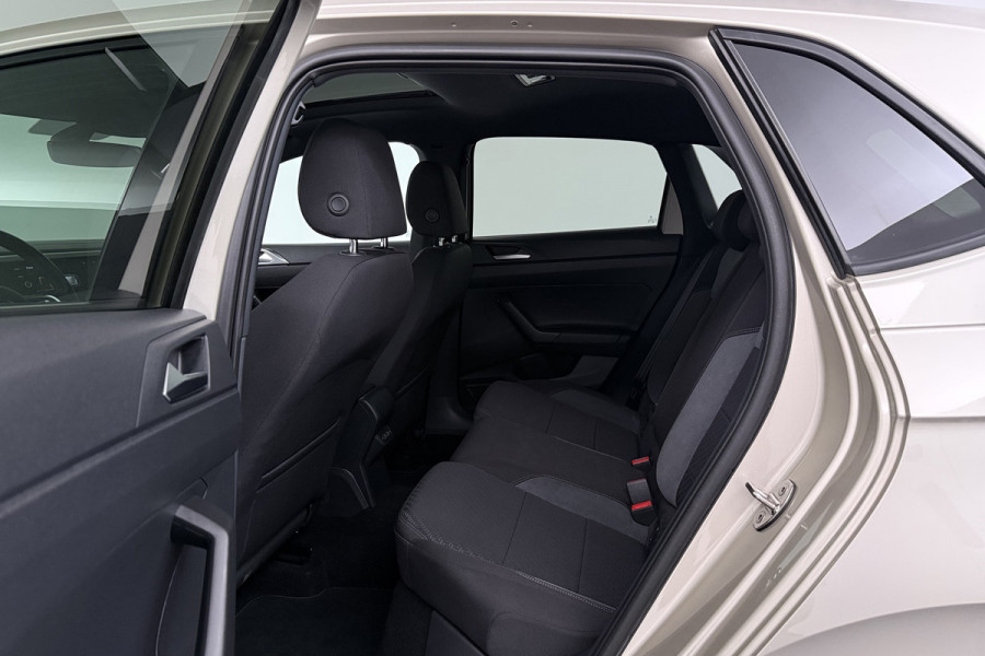 Volkswagen Polo 1.0 TSI Highline Business R-Line (PANORAMADAK, VIRTUAL, STOELVERWARMING, CAMERA, LED, CARPLAY, PDC)