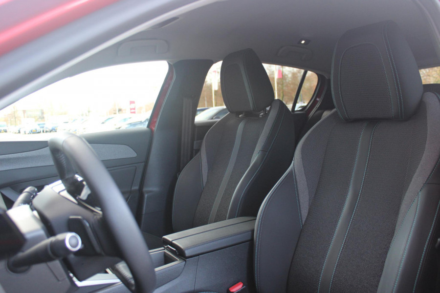 Peugeot 308 1.2 Hybrid 145PK AUTOMAAT ALLURE | AGR STOEL | STOEL EN STUUR VEWARMING | KEYLESS ENTRY/START | DRAADLOZE APPLE CARPLAY/ANDROID AUTO | NAVIGATIE | CLIMATE CONTROL | LICHTMETALEN VELGEN 17" | LED KOPLAMPEN | ACHTERUITRIJCAMERAA | ADAPTIVE CRUISE CONTROL | DRAADLOZE TELEFOONLADER |