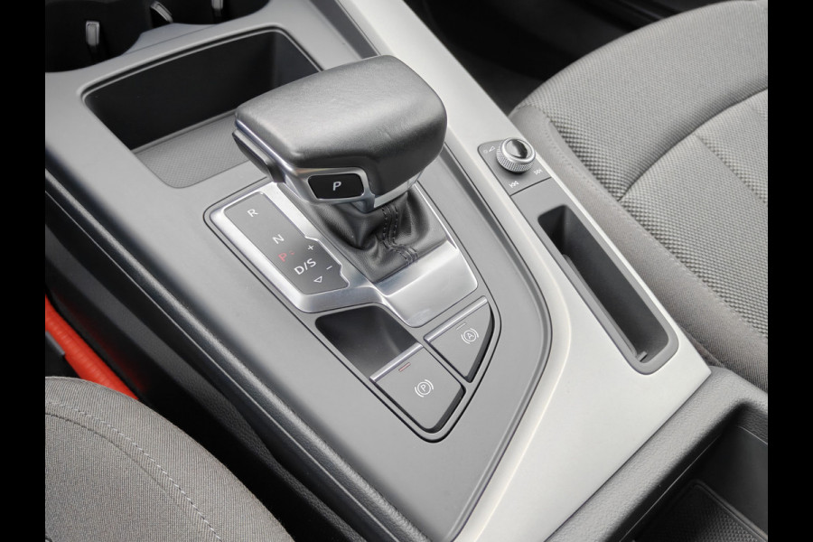 Audi A4 Limousine 35 TFSI Pro Line / Carplay / 17'' LM / LED / Sensoren V+A