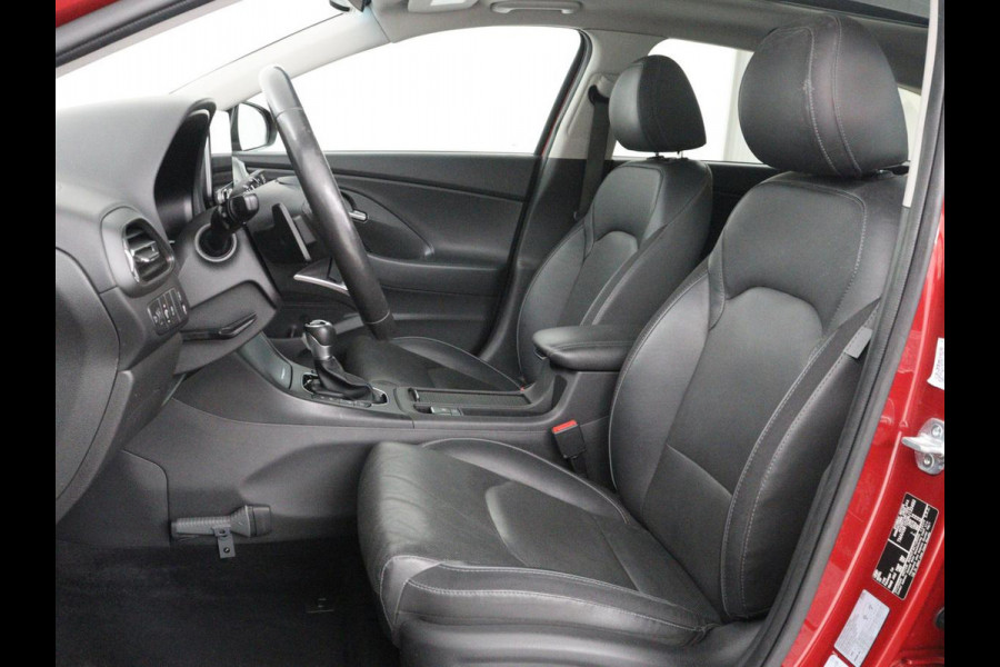 Hyundai i30 Wagon 1.5 T-GDi MHEV Premium Sky | Panoramadak | Stoel & Sturverwarming | Stoelkoeling | Camera | Adaptive cruise | Navigatie | Carplay | DAB+ | Climate control | Full LED