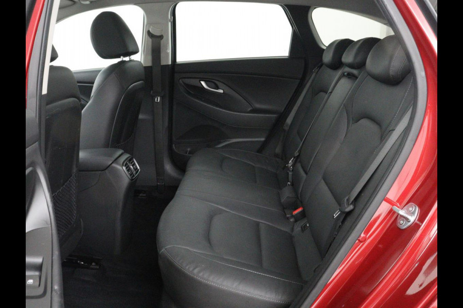 Hyundai i30 Wagon 1.5 T-GDi MHEV Premium Sky | Panoramadak | Stoel & Sturverwarming | Stoelkoeling | Camera | Adaptive cruise | Navigatie | Carplay | DAB+ | Climate control | Full LED