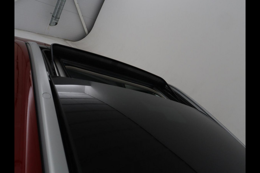 Hyundai i30 Wagon 1.5 T-GDi MHEV Premium Sky | Panoramadak | Stoel & Sturverwarming | Stoelkoeling | Camera | Adaptive cruise | Navigatie | Carplay | DAB+ | Climate control | Full LED