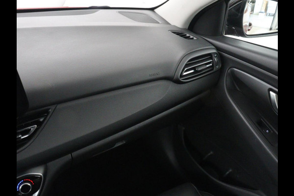Hyundai i30 Wagon 1.5 T-GDi MHEV Premium Sky | Panoramadak | Stoel & Sturverwarming | Stoelkoeling | Camera | Adaptive cruise | Navigatie | Carplay | DAB+ | Climate control | Full LED