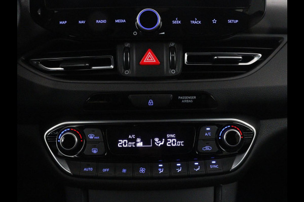 Hyundai i30 Wagon 1.5 T-GDi MHEV Premium Sky | Panoramadak | Stoel & Sturverwarming | Stoelkoeling | Camera | Adaptive cruise | Navigatie | Carplay | DAB+ | Climate control | Full LED