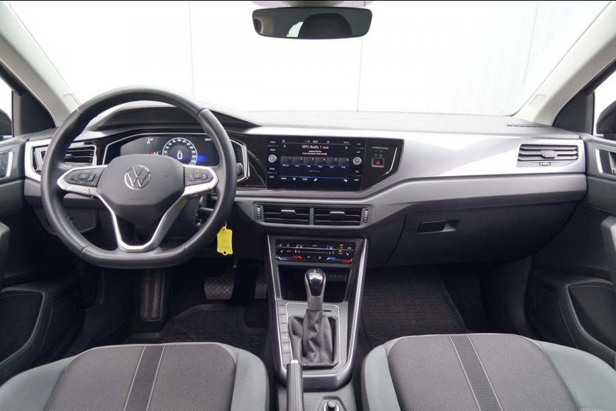 Volkswagen Polo 1.0 TSI Style / IQ Light / Stoelverw. / Side Assist / Adaptieve Cruise / DAB / Carplay