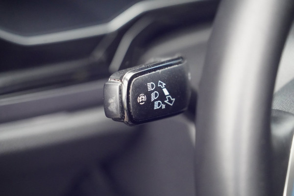 Volkswagen Polo 1.0 TSI Style / IQ Light / Stoelverw. / Side Assist / Adaptieve Cruise / DAB / Carplay