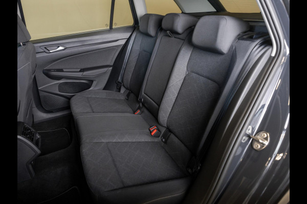 Volkswagen Golf Variant 1.0 TSI Life 110pk / Airco / Stoelverwarming / Achteruitrijcamera / Apple carplay / Adaptieve cruise control