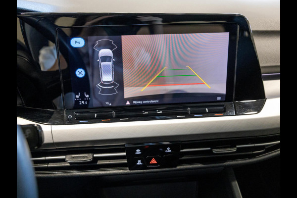 Volkswagen Golf Variant 1.0 TSI Life 110pk / Airco / Stoelverwarming / Achteruitrijcamera / Apple carplay / Adaptieve cruise control