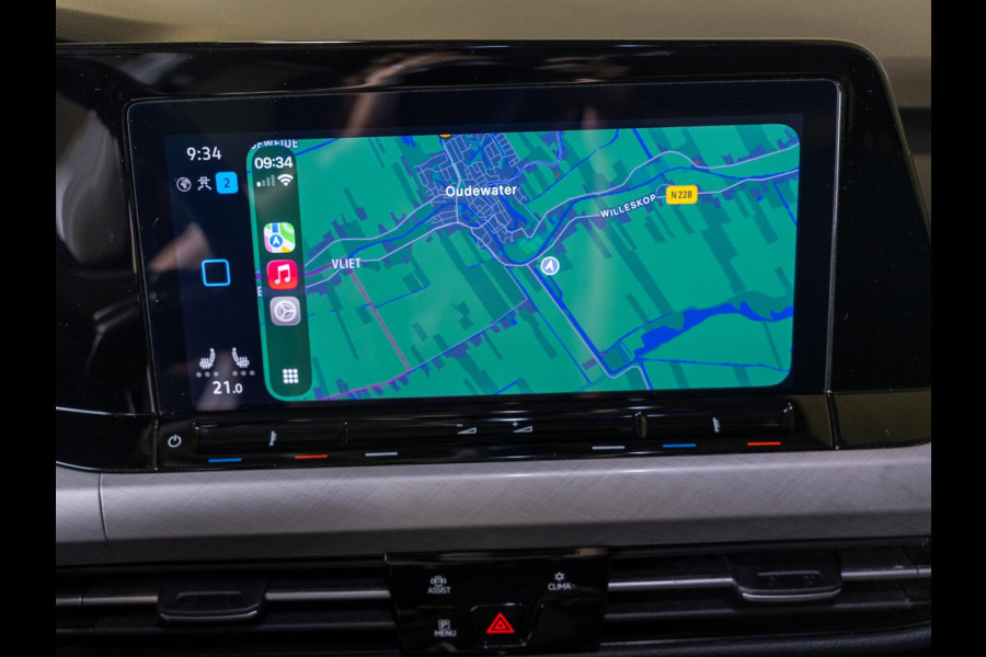 Volkswagen Golf Variant 1.0 TSI Life 110pk / Airco / Stoelverwarming / Achteruitrijcamera / Apple carplay / Adaptieve cruise control