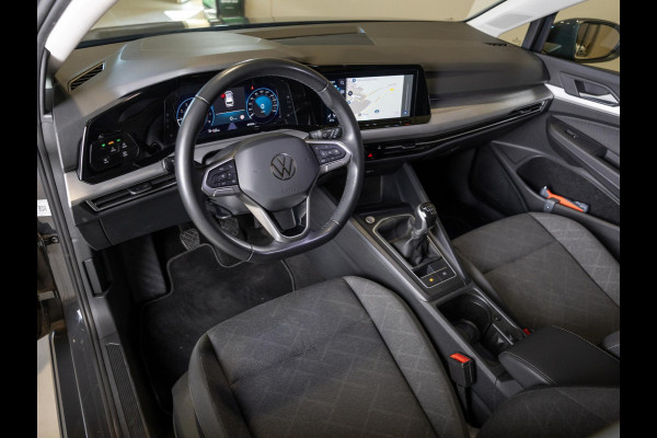 Volkswagen Golf Variant 1.0 TSI Life 110pk / Airco / Stoelverwarming / Achteruitrijcamera / Apple carplay / Adaptieve cruise control