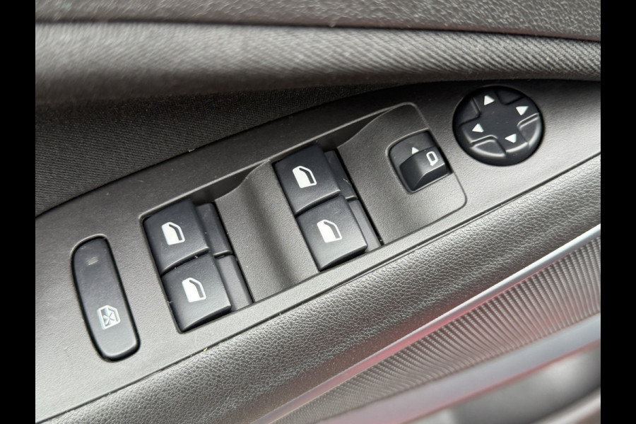 Opel Crossland X BWJ 2018 | 1.2T 111PK Innovation | TREKHAAK | NAVI | AIRCO | PDC | LICHTMETAAL | CARPLAY |