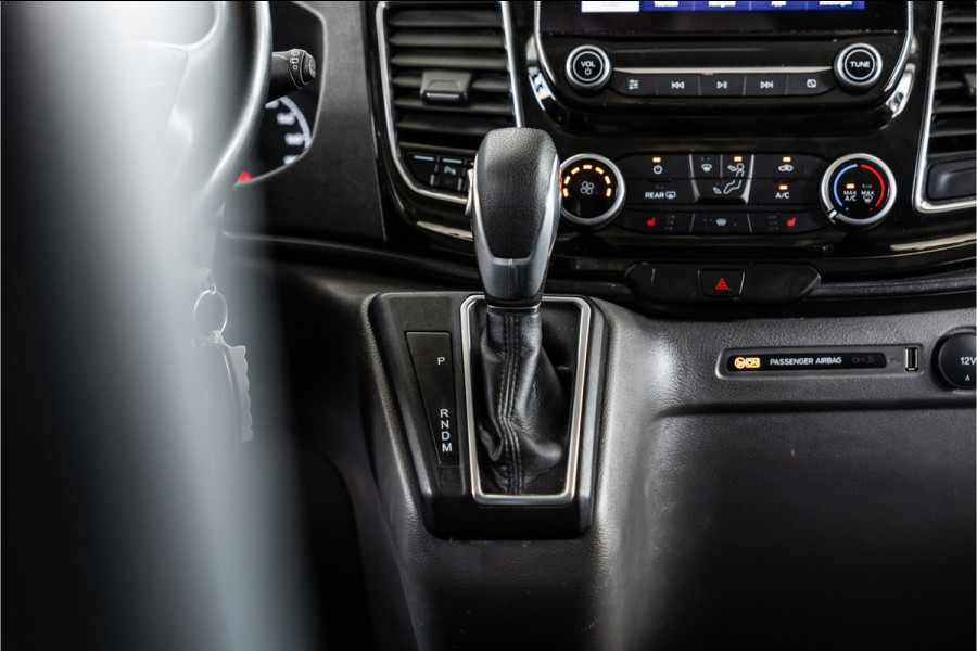 Ford Transit Custom 320 2.0 TDCI 170 PK L2H1 Limited DC | Dubbel cabine | Bi-Xenon | CarPlay | Navigatie | Stoelverwarming | Trekhaak | Euro 6 | Nieuwe APK
