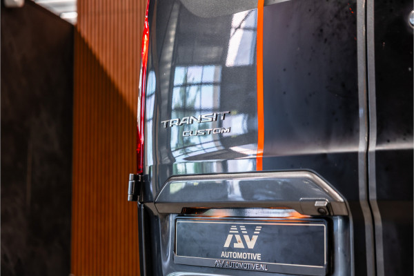Ford Transit Custom 320 2.0 TDCI 185 PK L2H1 Sport | Automaat | CarPlay | Camera | Stoelverwarming | Navigatie | Elek stoelen | DAB | Nieuwe APK | Orig. NL Auto