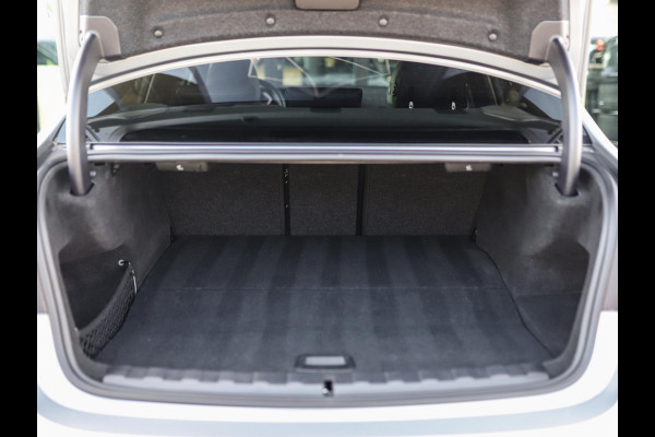 BMW 3-serie 330e | Frozen | M-Sport Pro | Pano | H/K | Memory