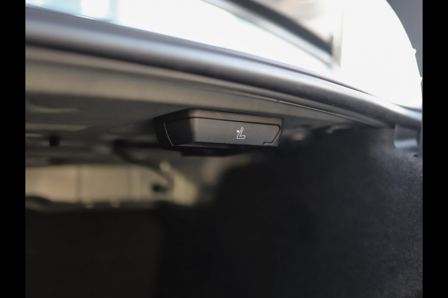 BMW 3-serie 330e | Frozen | M-Sport Pro | Pano | H/K | Memory