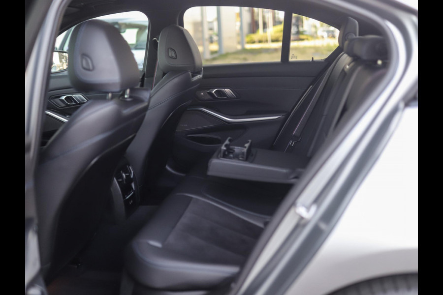 BMW 3-serie 330e | Frozen | M-Sport Pro | Pano | H/K | Memory