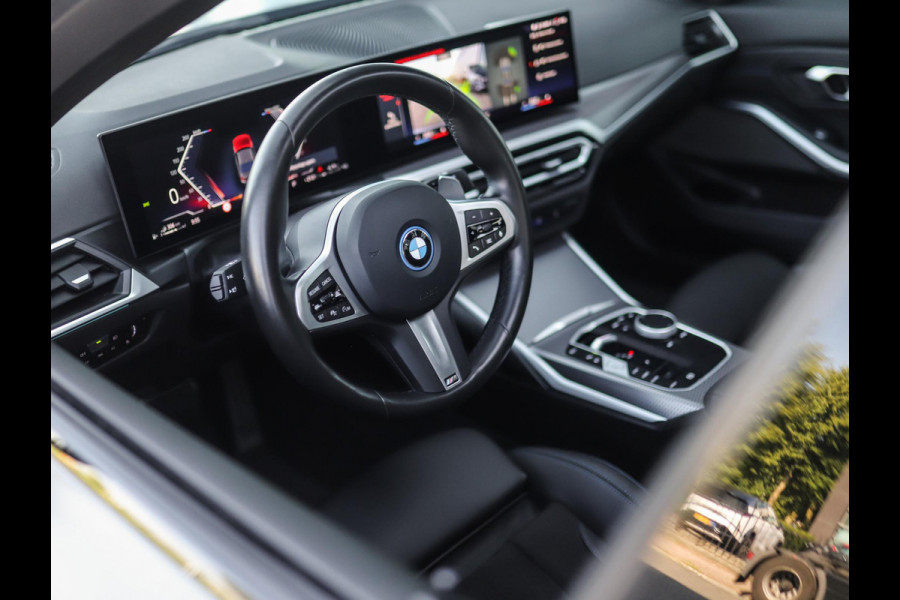 BMW 3-serie 330e | Frozen | M-Sport Pro | Pano | H/K | Memory