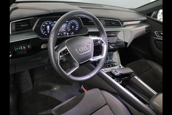 Audi e-tron Sportback 55 quattro Business edition Plus 95 kWh 408 pk | SOH 92,64% | Navigatie | Panoramadak | Parkeersensoren | Elektr. voorstoelen | Lichtmetalen velgen 21" | Luchtvering |