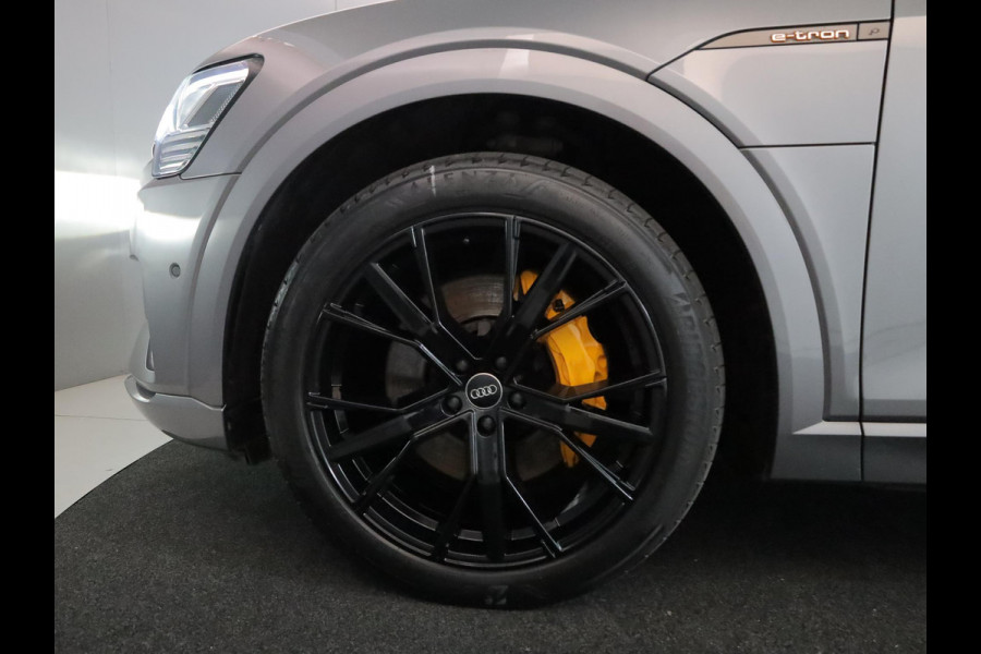 Audi e-tron Sportback 55 quattro Business edition Plus 95 kWh 408 pk | SOH 92,64% | Navigatie | Panoramadak | Parkeersensoren | Elektr. voorstoelen | Lichtmetalen velgen 21" | Luchtvering |