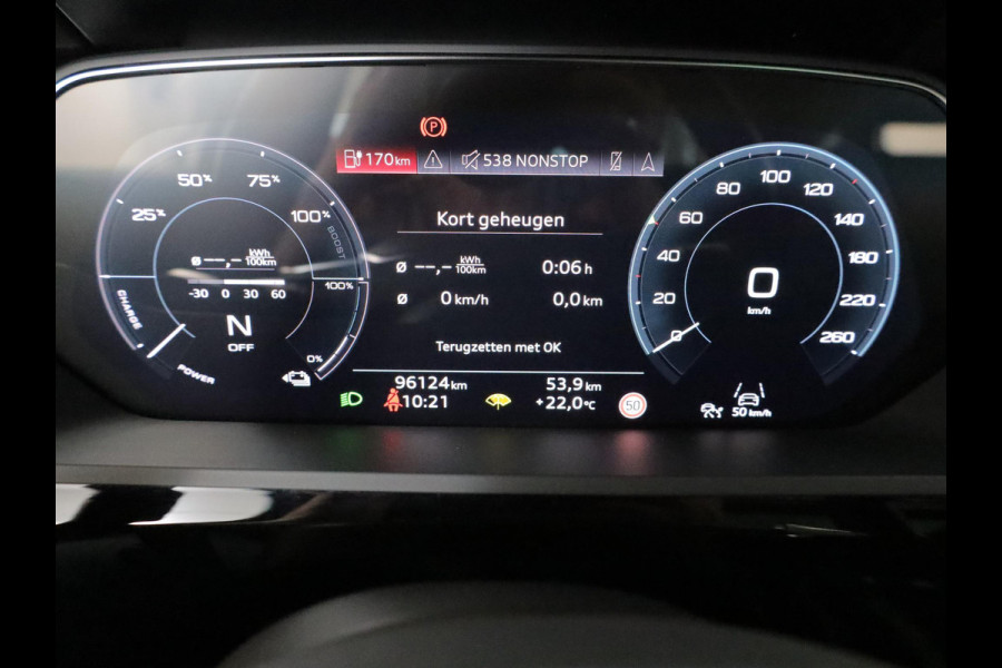 Audi e-tron Sportback 55 quattro Business edition Plus 95 kWh 408 pk | SOH 92,64% | Navigatie | Panoramadak | Parkeersensoren | Elektr. voorstoelen | Lichtmetalen velgen 21" | Luchtvering |