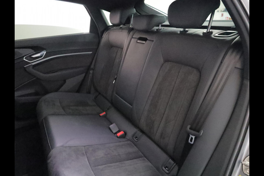 Audi e-tron Sportback 55 quattro Business edition Plus 95 kWh 408 pk | SOH 92,64% | Navigatie | Panoramadak | Parkeersensoren | Elektr. voorstoelen | Lichtmetalen velgen 21" | Luchtvering |