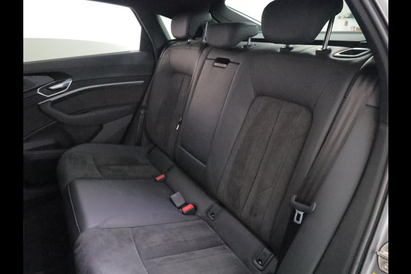 Audi e-tron Sportback 55 quattro Business edition Plus 95 kWh 408 pk | SOH 92,64% | Navigatie | Panoramadak | Parkeersensoren | Elektr. voorstoelen | Lichtmetalen velgen 21" | Luchtvering |