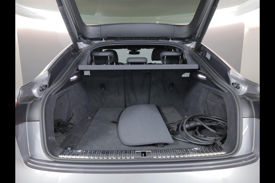 Audi e-tron Sportback 55 quattro Business edition Plus 95 kWh 408 pk | SOH 92,64% | Navigatie | Panoramadak | Parkeersensoren | Elektr. voorstoelen | Lichtmetalen velgen 21" | Luchtvering |