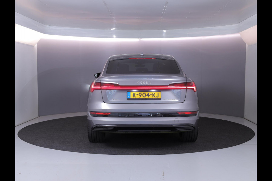 Audi e-tron Sportback 55 quattro Business edition Plus 95 kWh 408 pk | SOH 92,64% | Navigatie | Panoramadak | Parkeersensoren | Elektr. voorstoelen | Lichtmetalen velgen 21" | Luchtvering |