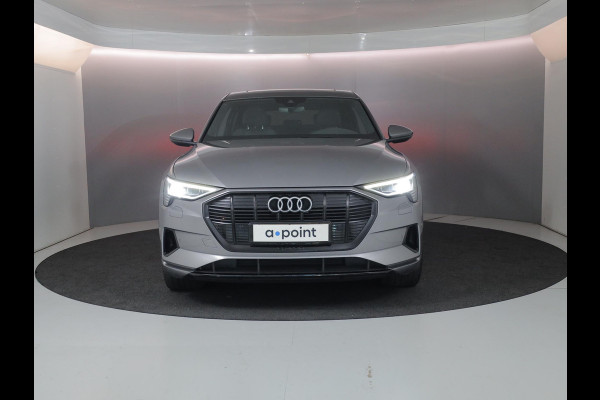 Audi e-tron Sportback 55 quattro Business edition Plus 95 kWh 408 pk | SOH 92,64% | Navigatie | Panoramadak | Parkeersensoren | Elektr. voorstoelen | Lichtmetalen velgen 21" | Luchtvering |