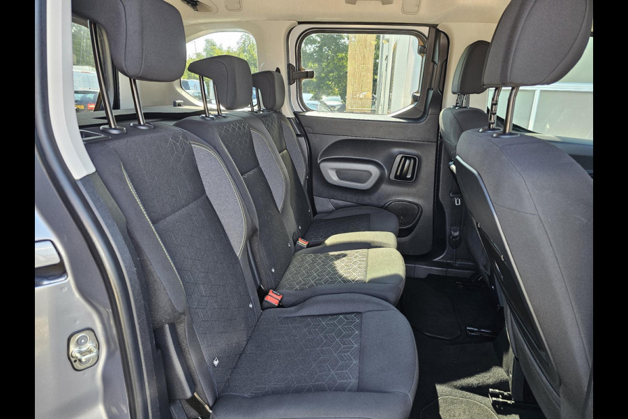 Peugeot Rifter 1.2 Puretech Allure automaat | Hoge instap | Ruim en praktisch | Stoelverwarming | Climate control | Parkeersensoren | Trekhaak |