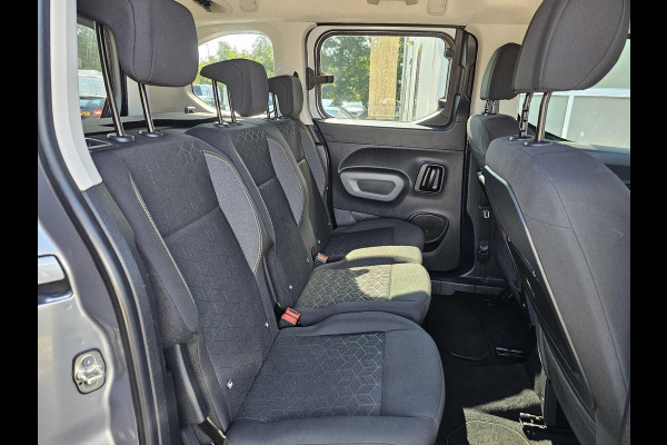 Peugeot Rifter 1.2 Puretech Allure automaat | Hoge instap | Ruim en praktisch | Stoelverwarming | Climate control | Parkeersensoren | Trekhaak |