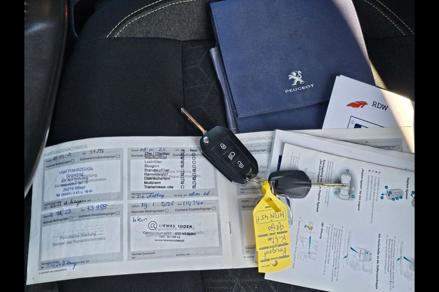 Peugeot Rifter 1.2 Puretech Allure automaat | Hoge instap | Ruim en praktisch | Stoelverwarming | Climate control | Parkeersensoren | Trekhaak |