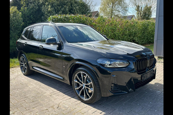 BMW X3 xDrive30e M Sport | Plug-in Hybride | incl. BMW Service Inclusive (5 jaar/100.000 km) | Afneembare Trekhaak | M pakket | Harman Kardon | Sportstoelen | Elektrische stoelen met geheugenfunctie | 360 graden camera | Stoelverwarming | Keyless | Elektrische achterklep | Adaptive Led | High-beam Headlights Control | Head Up Display | Adaptief demping systeem