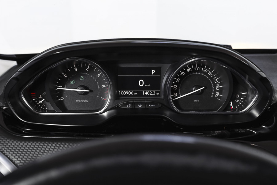 Peugeot 2008 1.2 PureTech Allure | Cruise | PDC | Camera | NAV+App.Connect | Auto.Airco | Trekhaak | LM 16" |