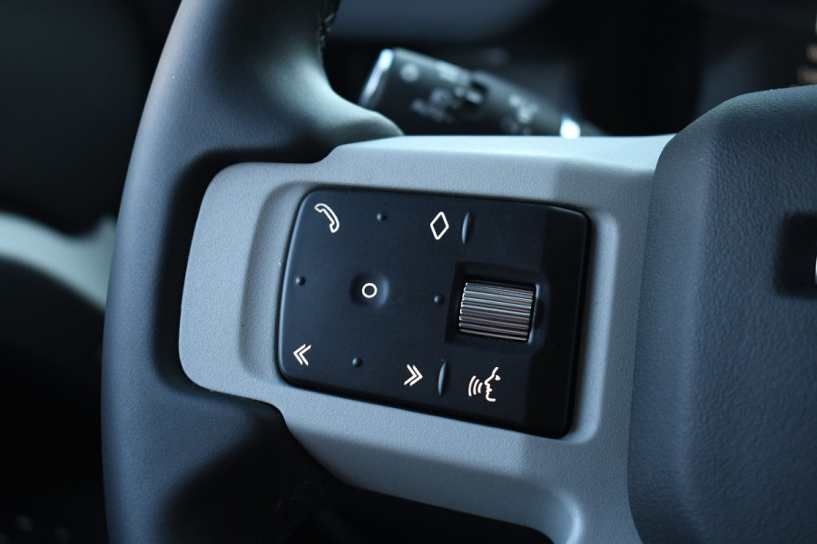 Land Rover Defender 110 D250 3.0 SE Luchtv 22-Kahn Meridian Memory 360