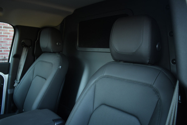 Land Rover Defender 110 D250 3.0 SE Luchtv 22-Kahn Meridian Memory 360