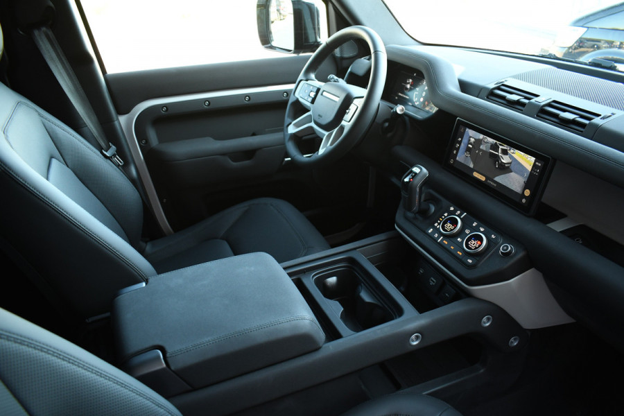 Land Rover Defender 110 D250 3.0 SE Luchtv 22-Kahn Meridian Memory 360