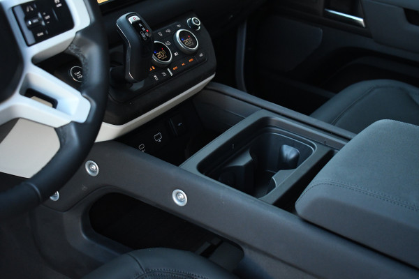 Land Rover Defender 110 D250 3.0 SE Luchtv 22-Kahn Meridian Memory 360