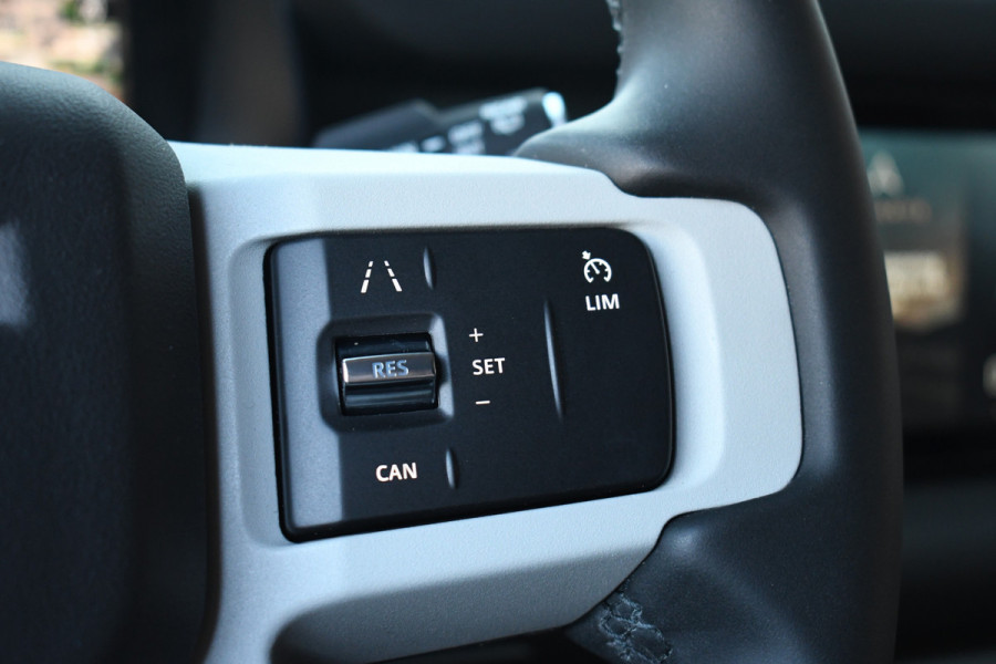 Land Rover Defender 110 D250 3.0 SE Luchtv 22-Kahn Meridian Memory 360