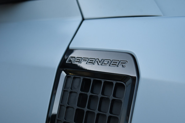 Land Rover Defender 110 D250 3.0 SE Luchtv 22-Kahn Meridian Memory 360