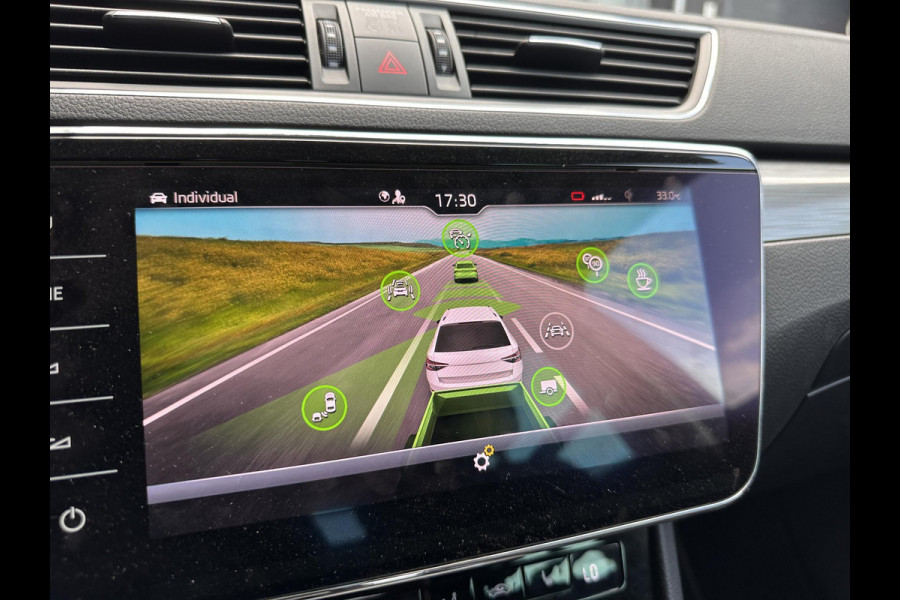 Škoda Superb Combi 1.4 TSI iV PHEV Business Edition Plus | SOH: 93,4% | Trekhaak | Adaptive CC | LED | Bliss | Camera | Memory Seat |