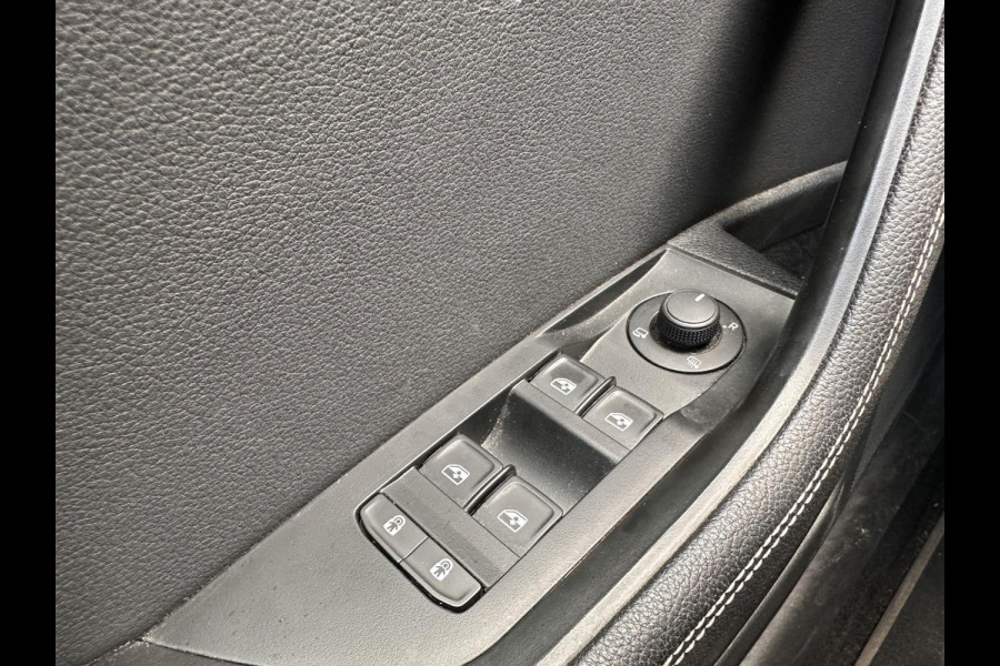 Škoda Superb Combi 1.4 TSI iV PHEV Business Edition Plus | SOH: 93,4% | Trekhaak | Adaptive CC | LED | Bliss | Camera | Memory Seat |